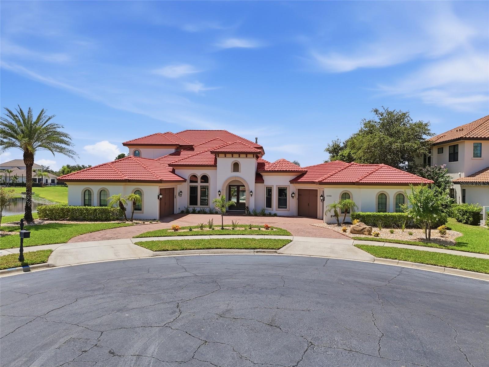 Single Family Residence in WINDERMERE, FL - Daniel Dourado