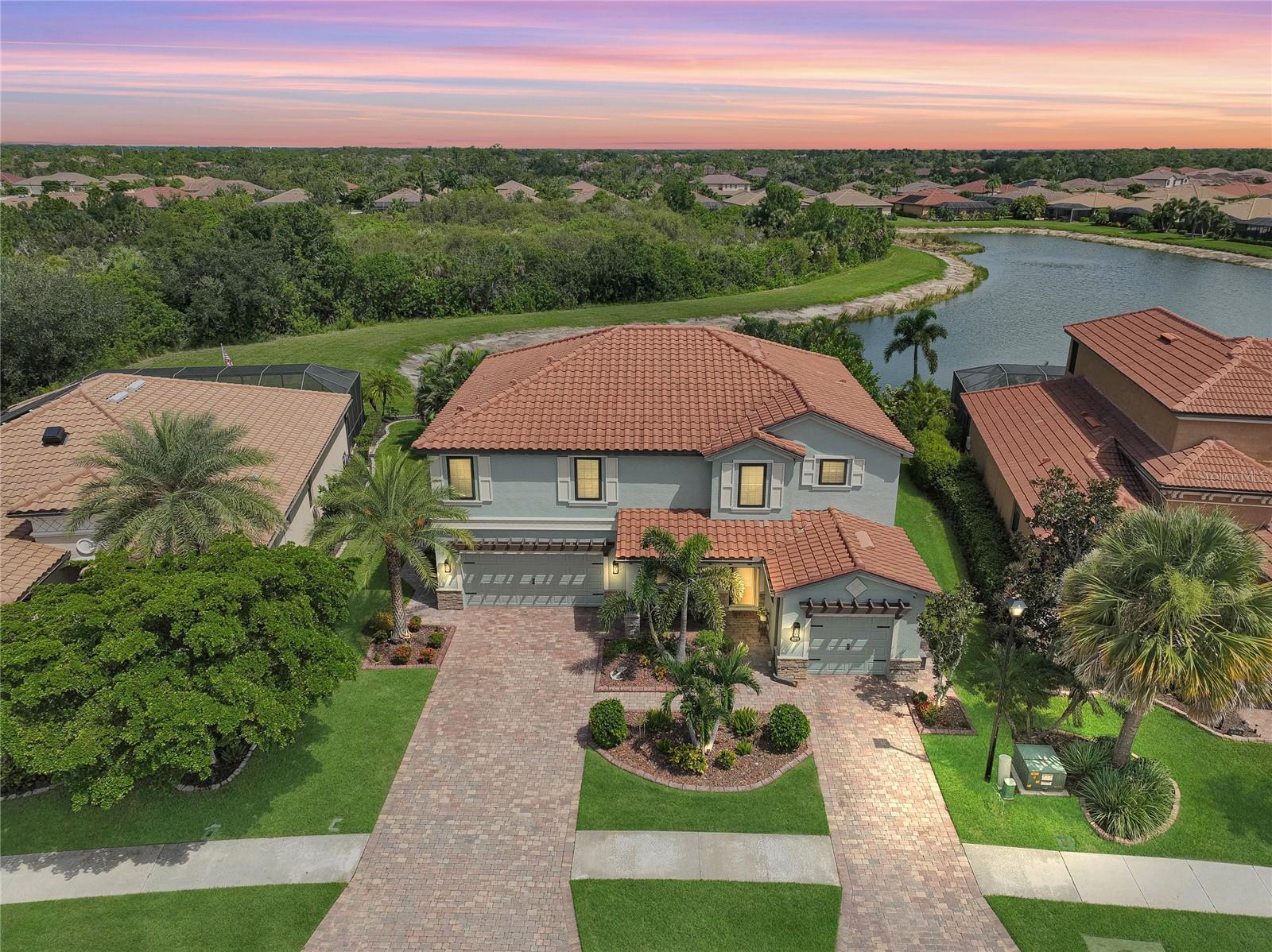 Single Family Residence in VENICE, FL - Daniel Dourado