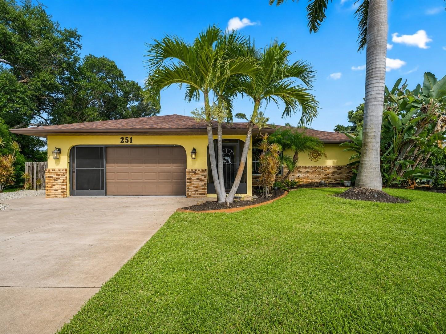 Single Family Residence in VENICE, FL - Daniel Dourado