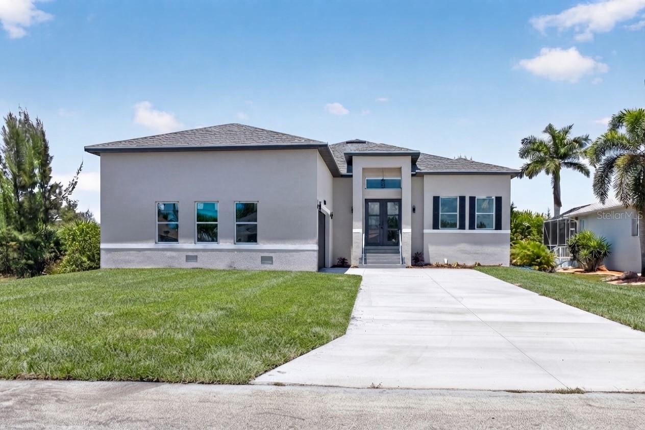 Single Family Residence in PORT CHARLOTTE, FL - Daniel Dourado
