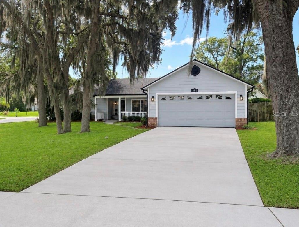 Single Family Residence em DELAND, FL - Daniel Dourado