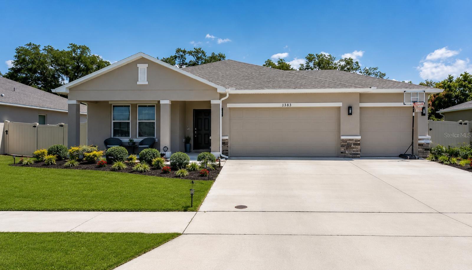Single Family Residence in KISSIMMEE, FL - Daniel Dourado