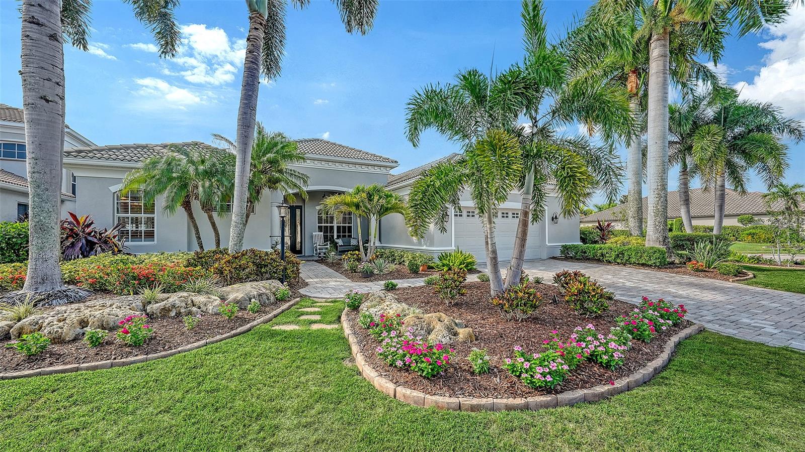 Single Family Residence in LAKEWOOD RANCH, FL - Daniel Dourado