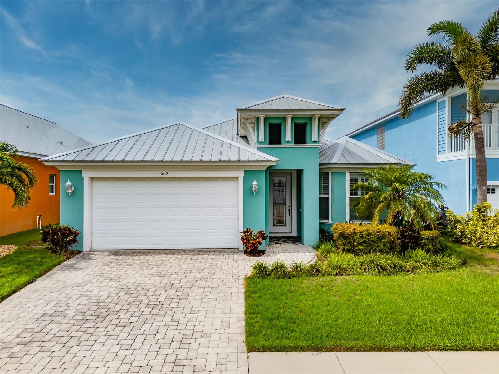 Single Family Residence in APOLLO BEACH, FL - Daniel Dourado
