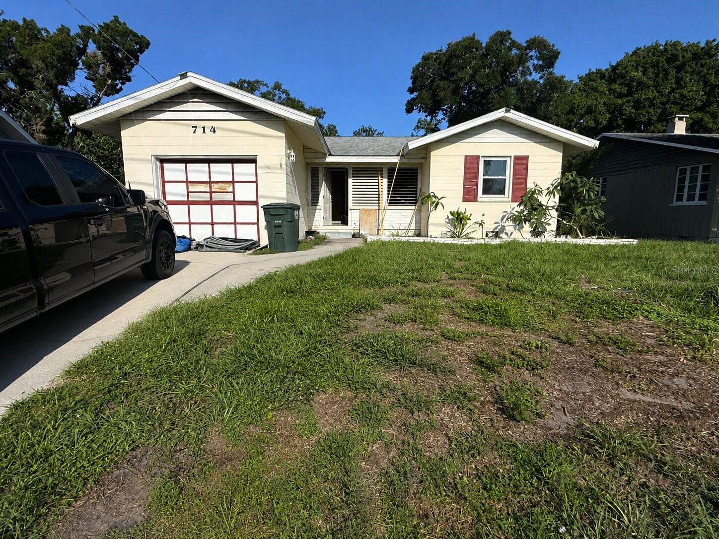 Single Family Residence in BRADENTON, FL - Daniel Dourado