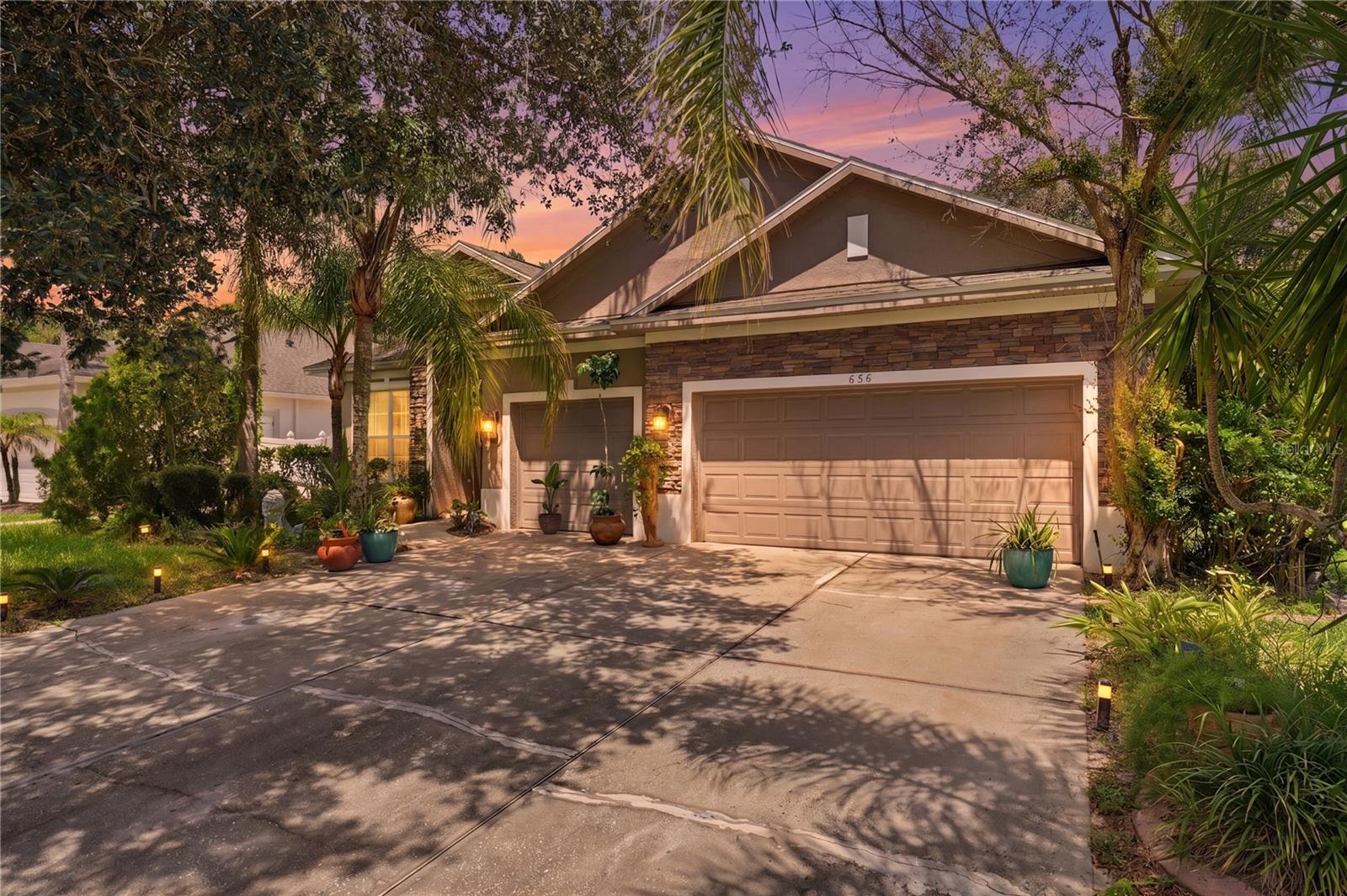 Single Family Residence in DEBARY, FL - Daniel Dourado