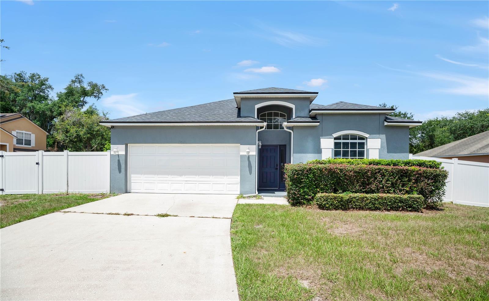 Single Family Residence in ORLANDO, FL - Daniel Dourado