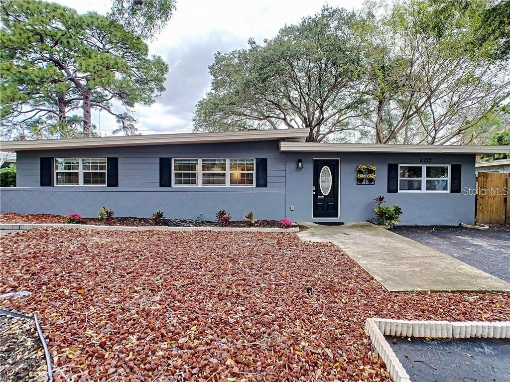 Single Family Residence in SEMINOLE, FL - Daniel Dourado
