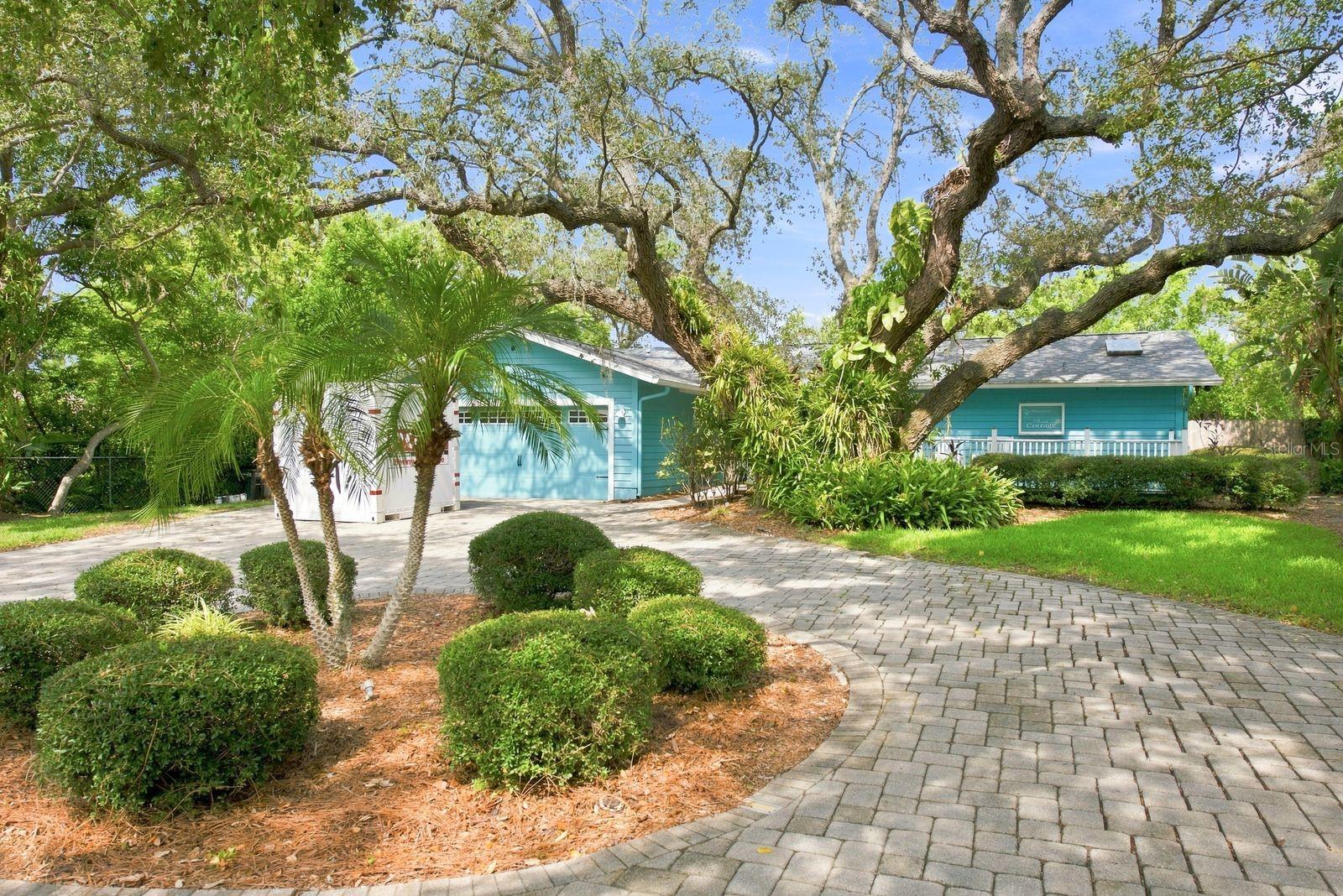 Single Family Residence in TARPON SPRINGS, FL - Daniel Dourado