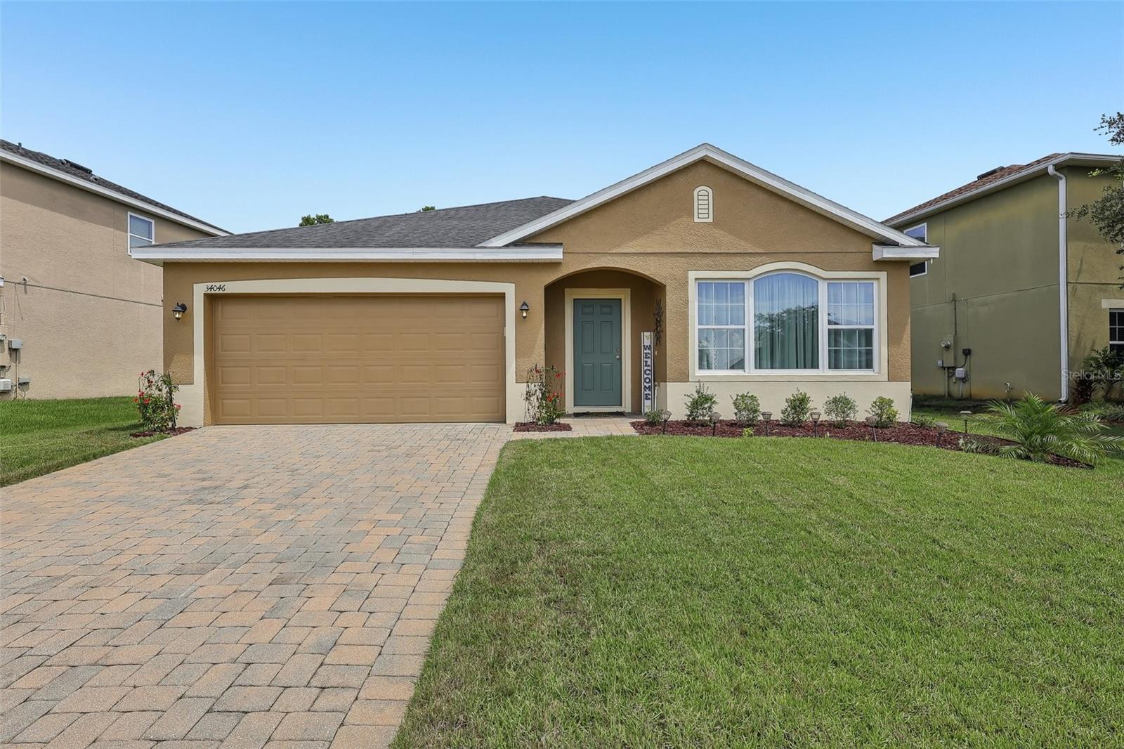 Single Family Residence in SORRENTO, FL - Daniel Dourado