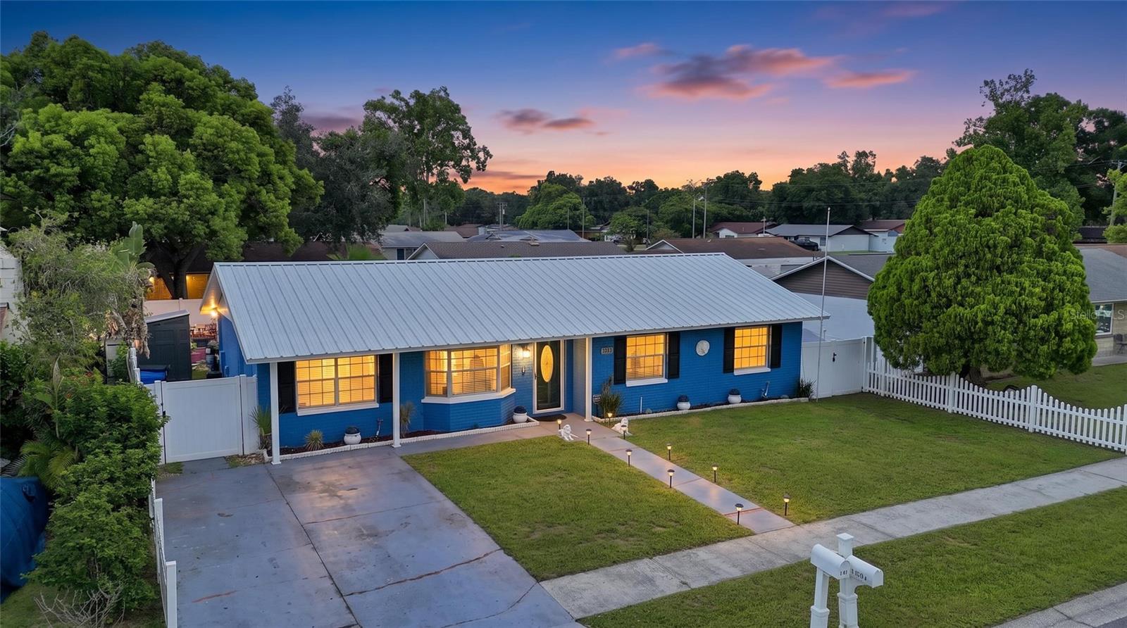 Single Family Residence in SEFFNER, FL - Daniel Dourado