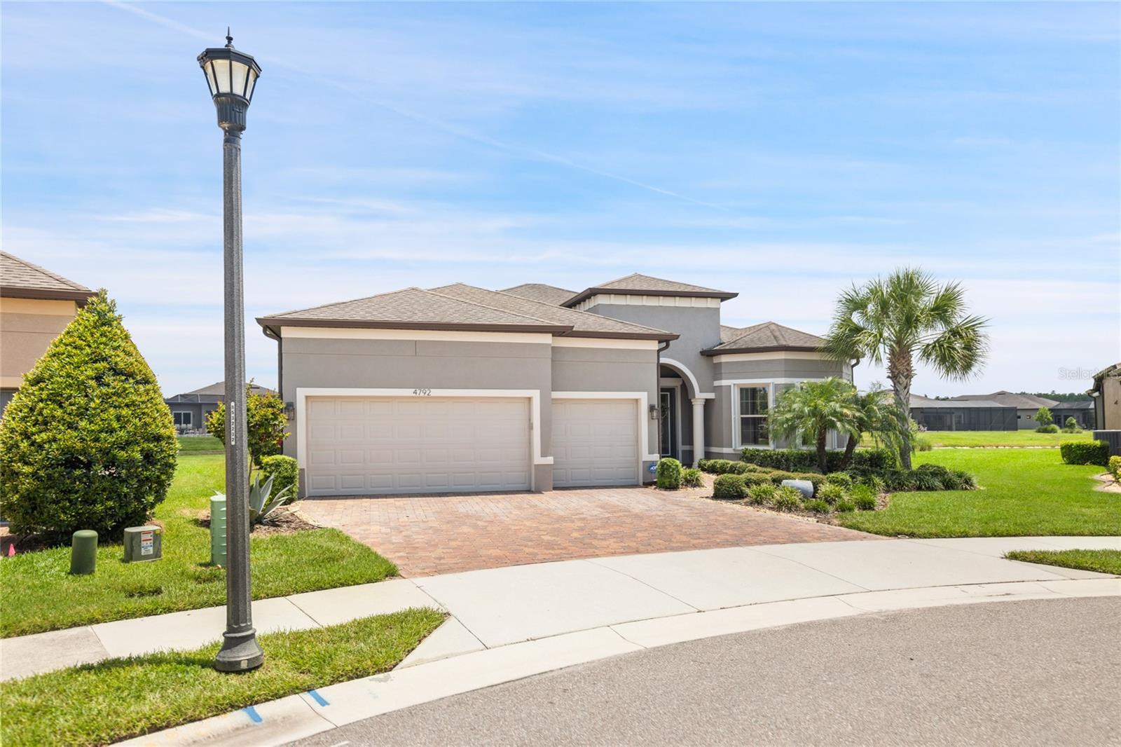 Single Family Residence in LAND O LAKES, FL - Daniel Dourado