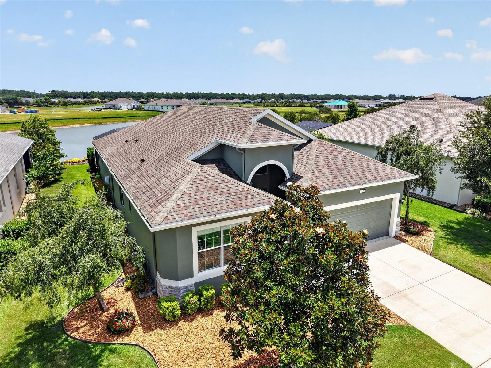 Single Family Residence in MOUNT DORA, FL - Daniel Dourado