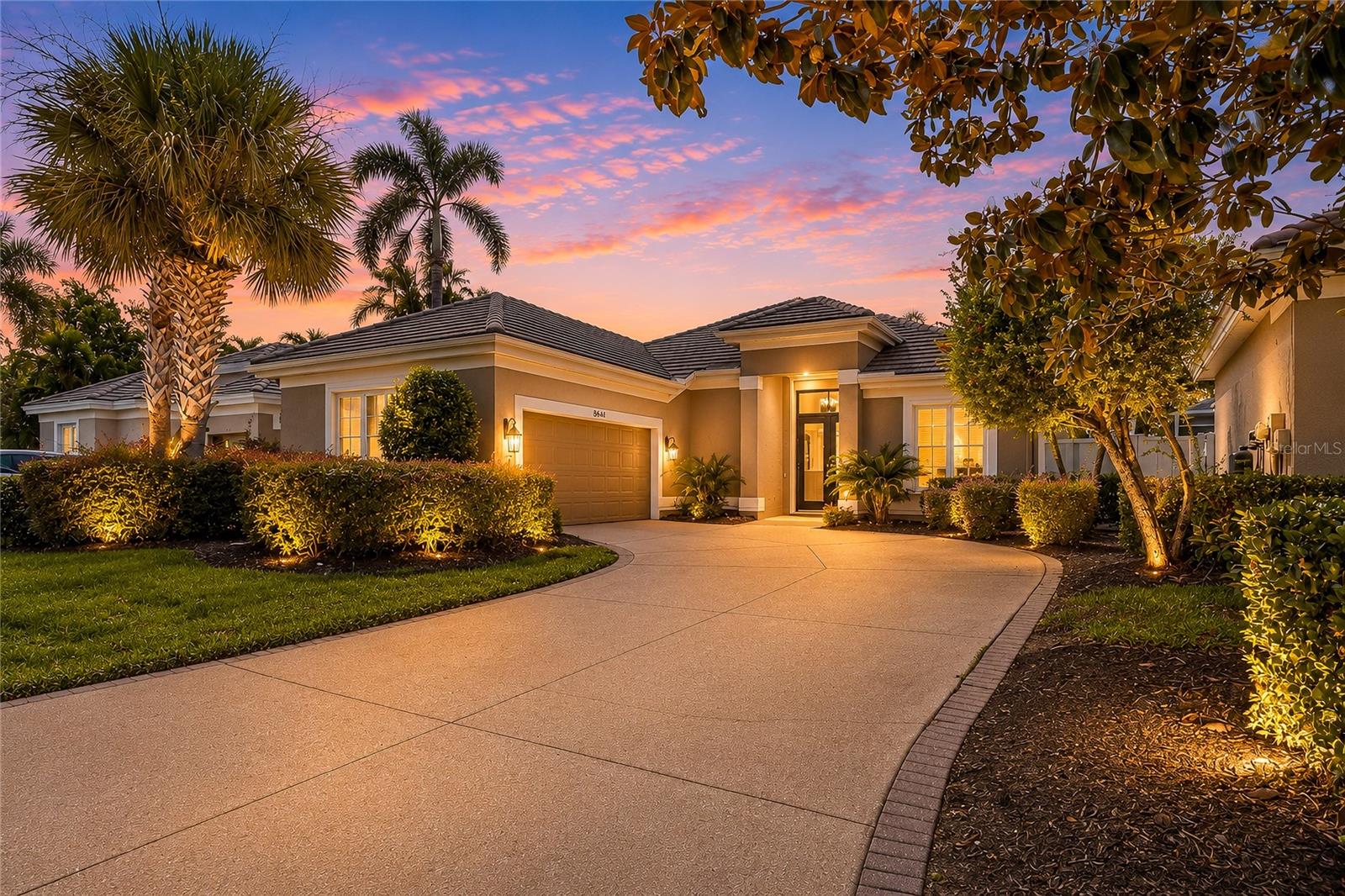 Single Family Residence in BRADENTON, FL - Daniel Dourado