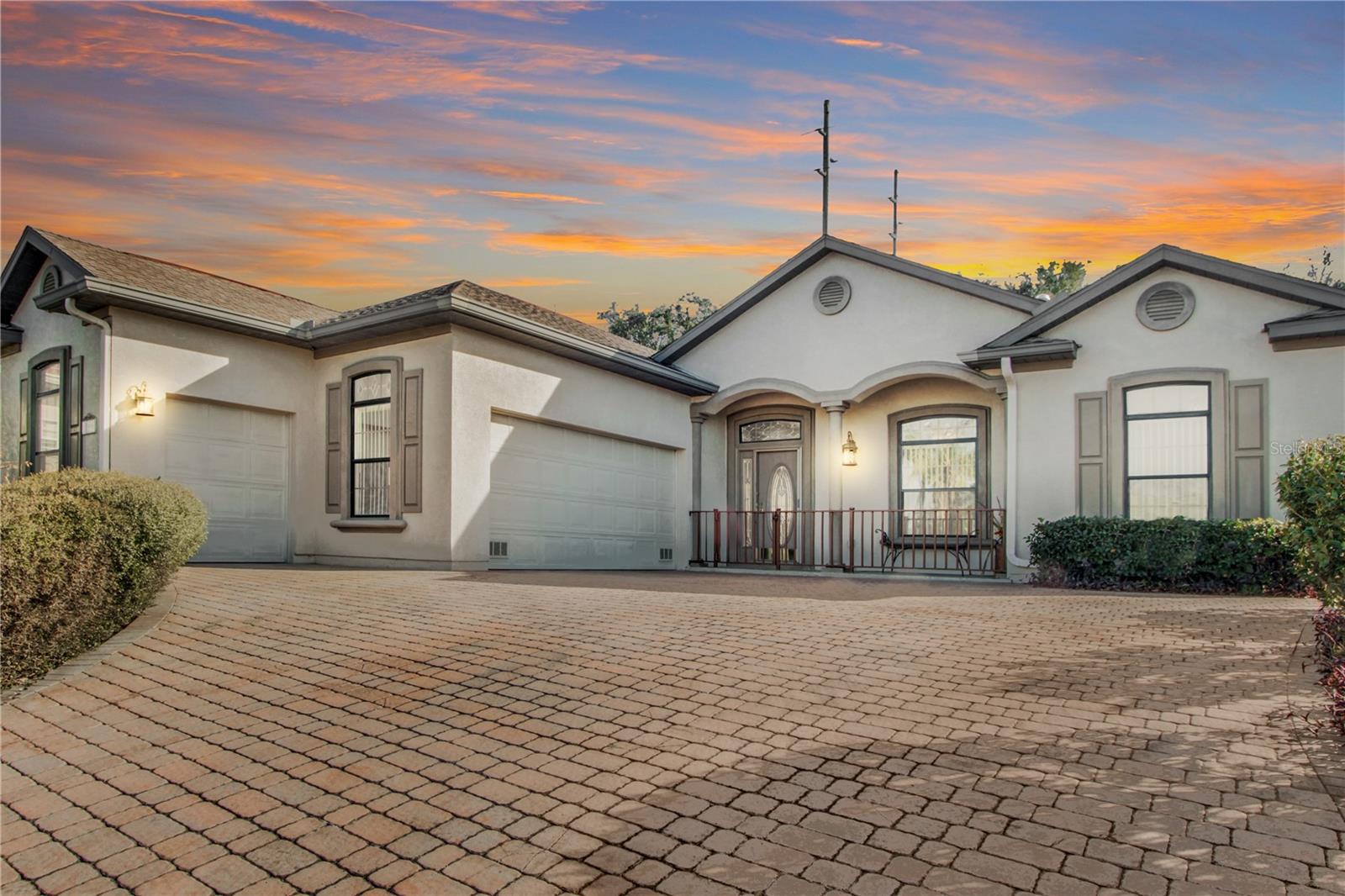 Single Family Residence em SUMMERFIELD, FL - Daniel Dourado