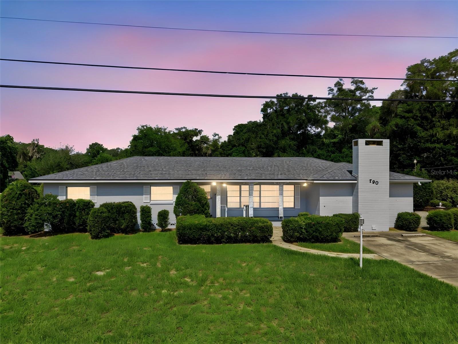 Single Family Residence em DELAND, FL - Daniel Dourado