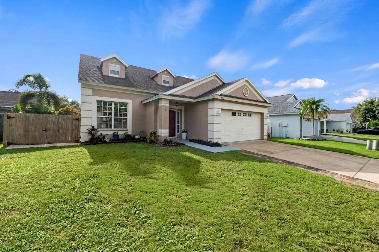 Single Family Residence in PALMETTO, FL - Daniel Dourado