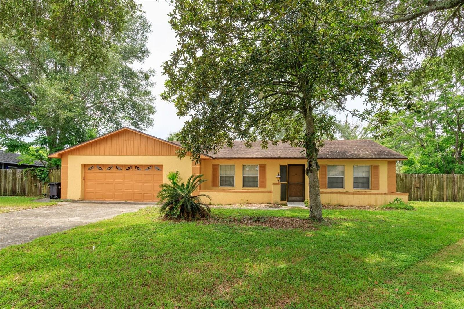 Single Family Residence in ALTAMONTE SPRINGS, FL - Daniel Dourado
