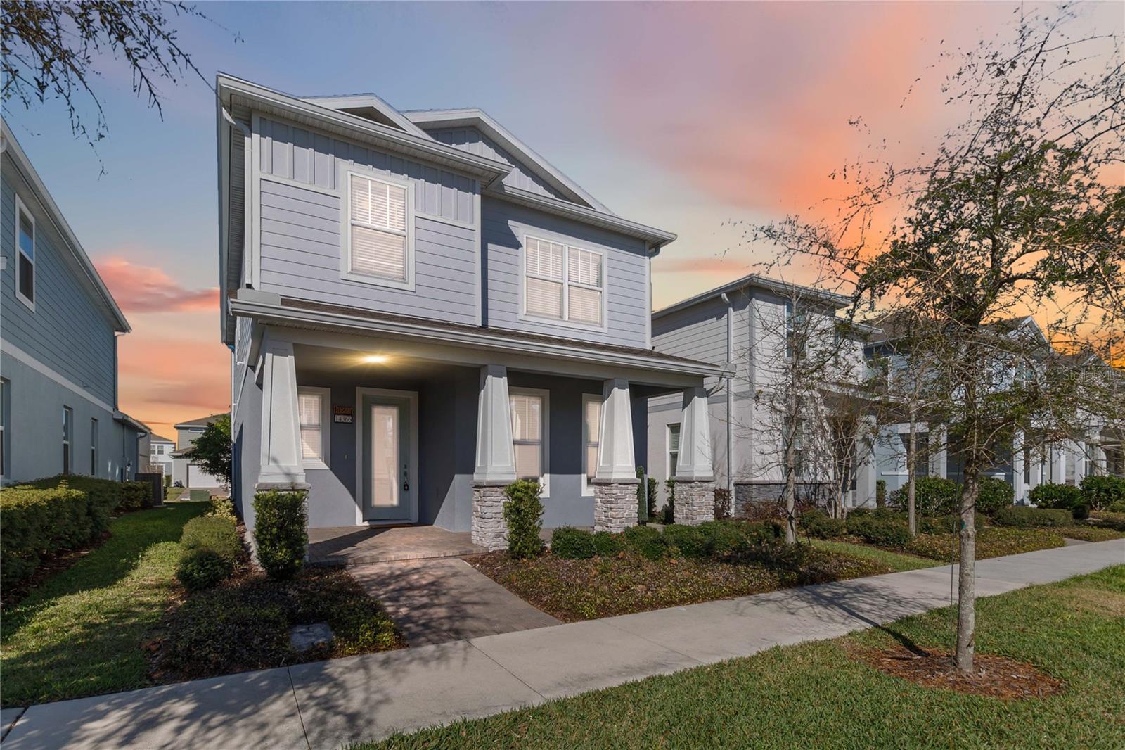 Single Family Residence in ORLANDO, FL - Daniel Dourado
