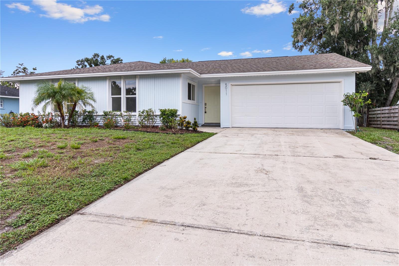 Single Family Residence in PALMETTO, FL - Daniel Dourado