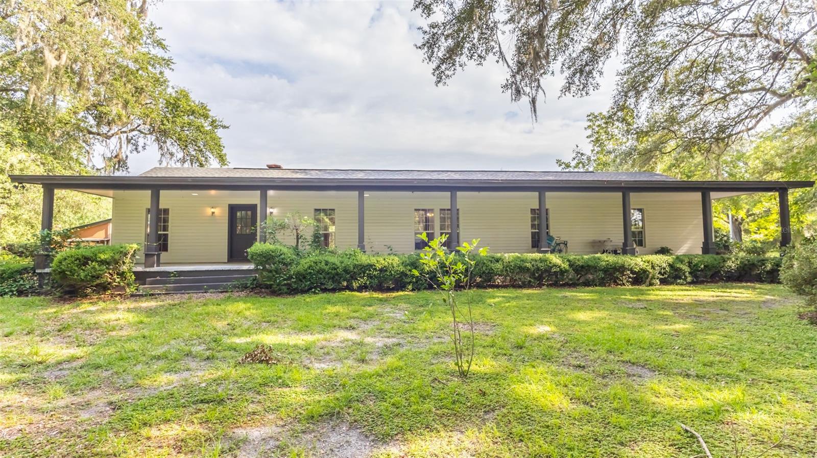 Single Family Residence in MELROSE, FL - Daniel Dourado
