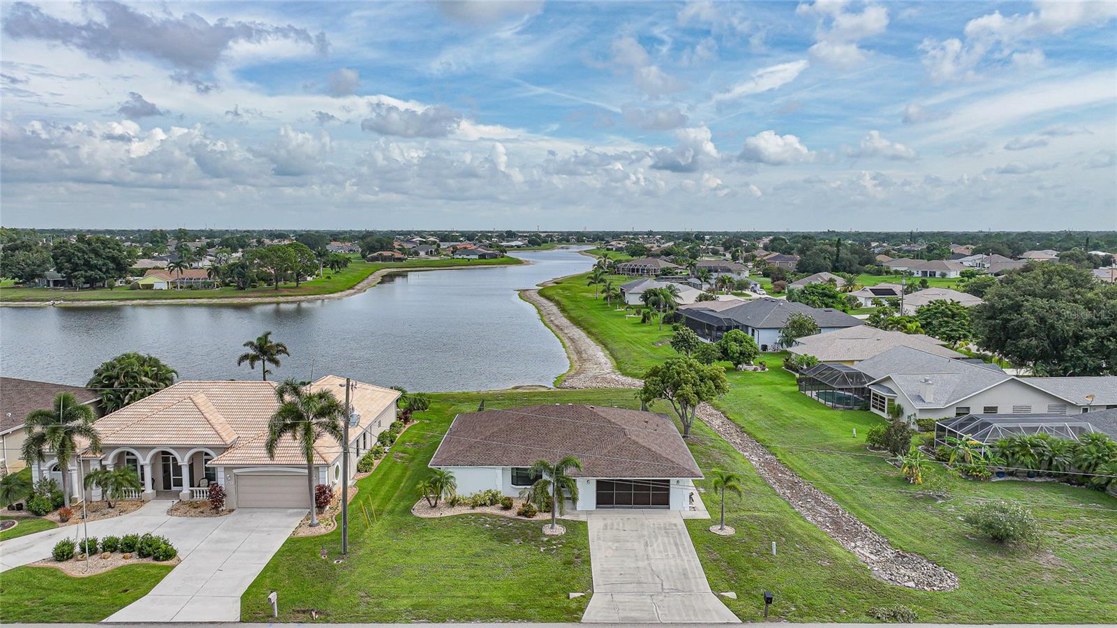 Single Family Residence in PUNTA GORDA, FL - Daniel Dourado