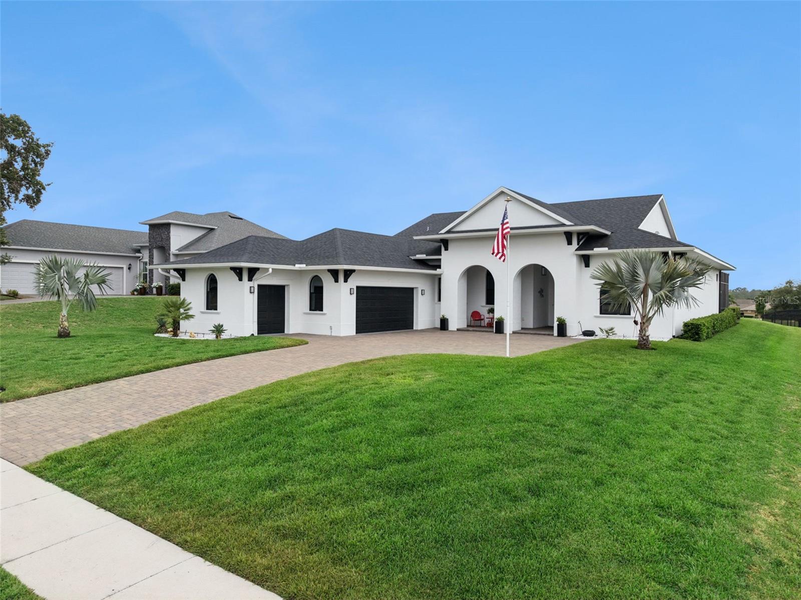 Single Family Residence in LADY LAKE, FL - Daniel Dourado