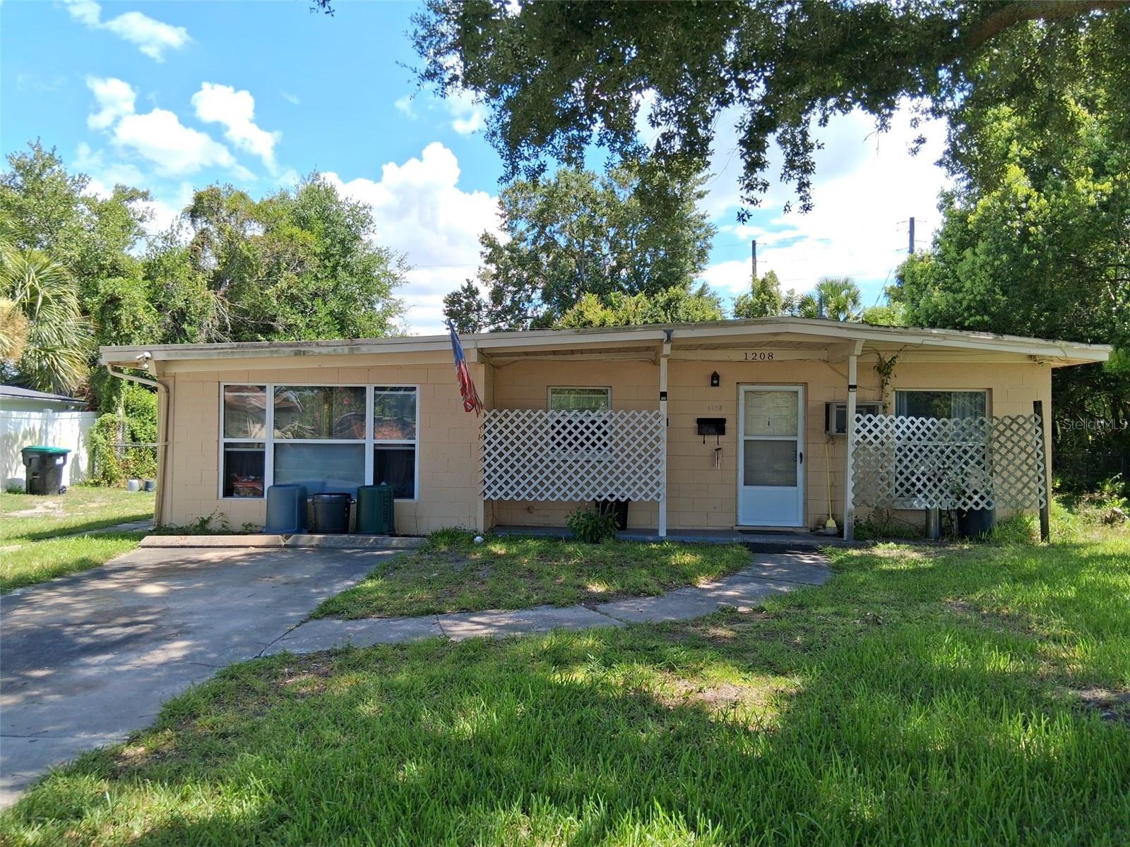 Single Family Residence in ORLANDO, FL - Daniel Dourado