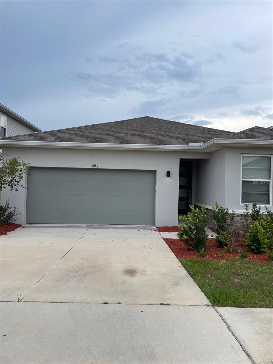 Single Family Residence in DAVENPORT, FL - Daniel Dourado