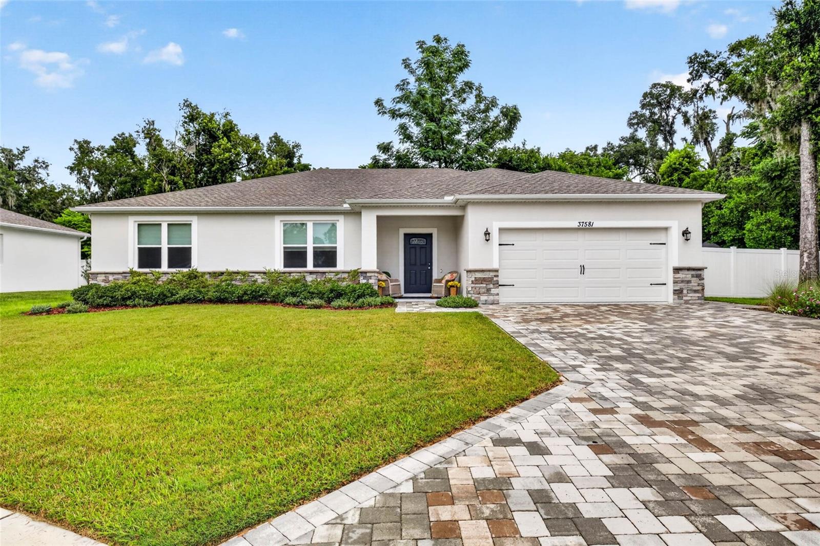Single Family Residence in DADE CITY, FL - Daniel Dourado