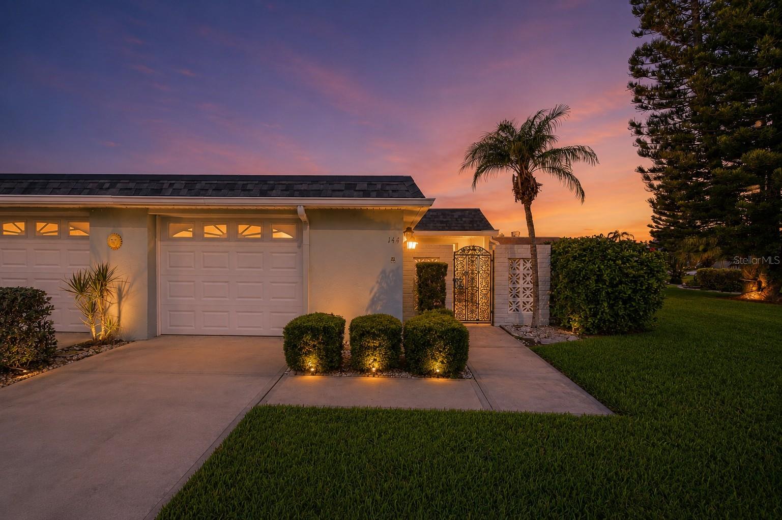 Condominium in ST PETERSBURG, FL - Daniel Dourado