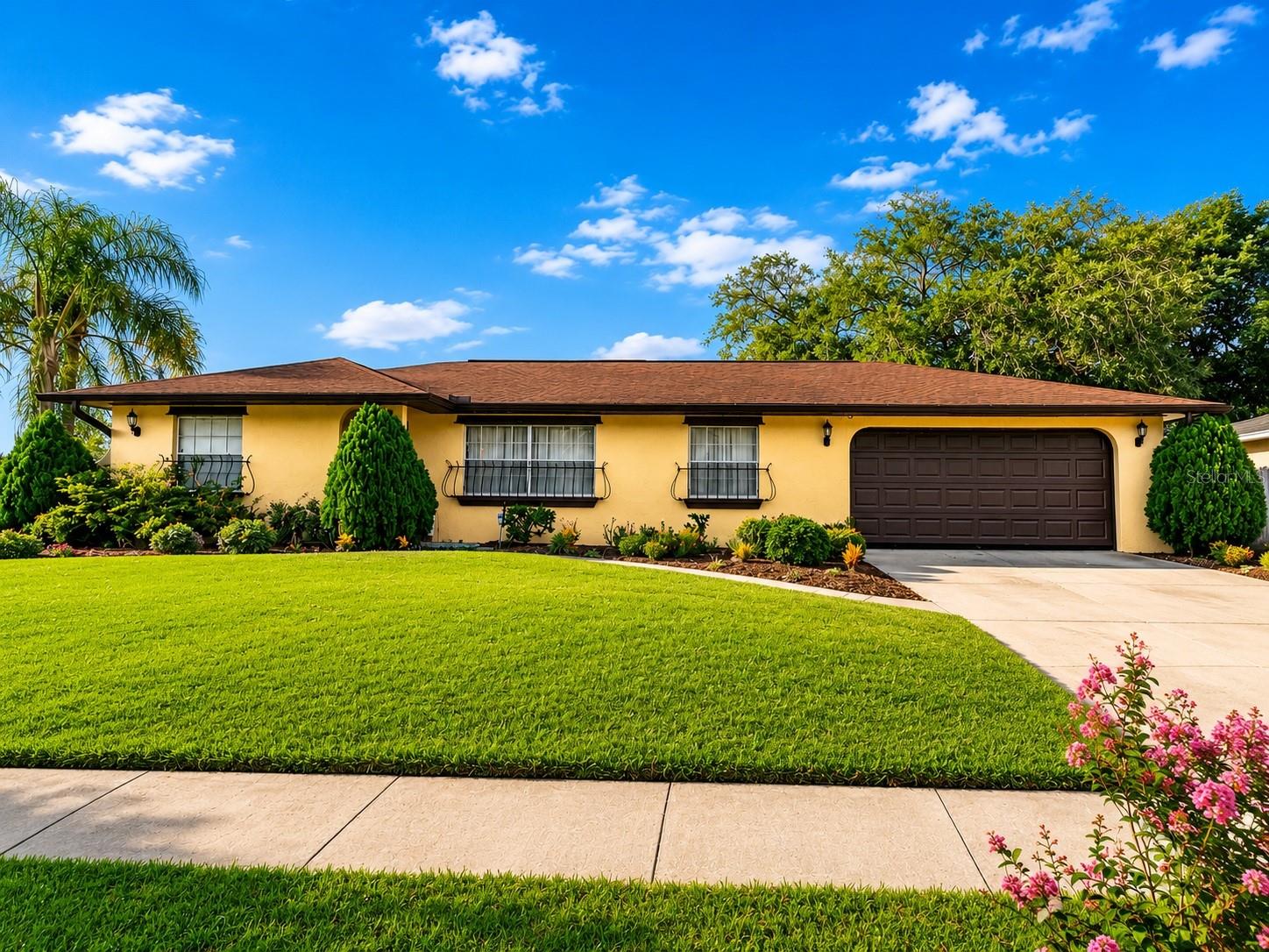 Single Family Residence in ORLANDO, FL - Daniel Dourado