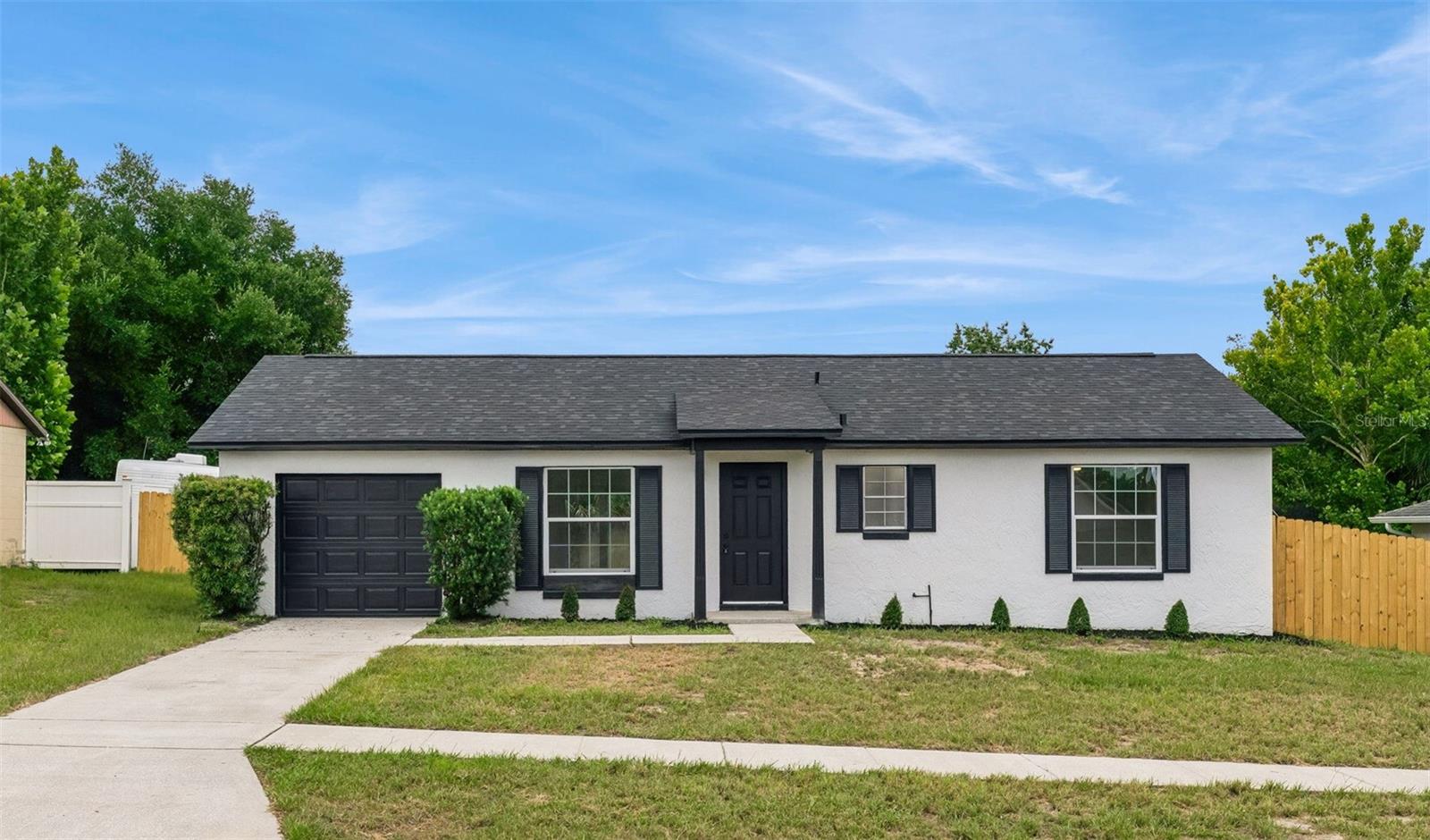 Single Family Residence in ORLANDO, FL - Daniel Dourado