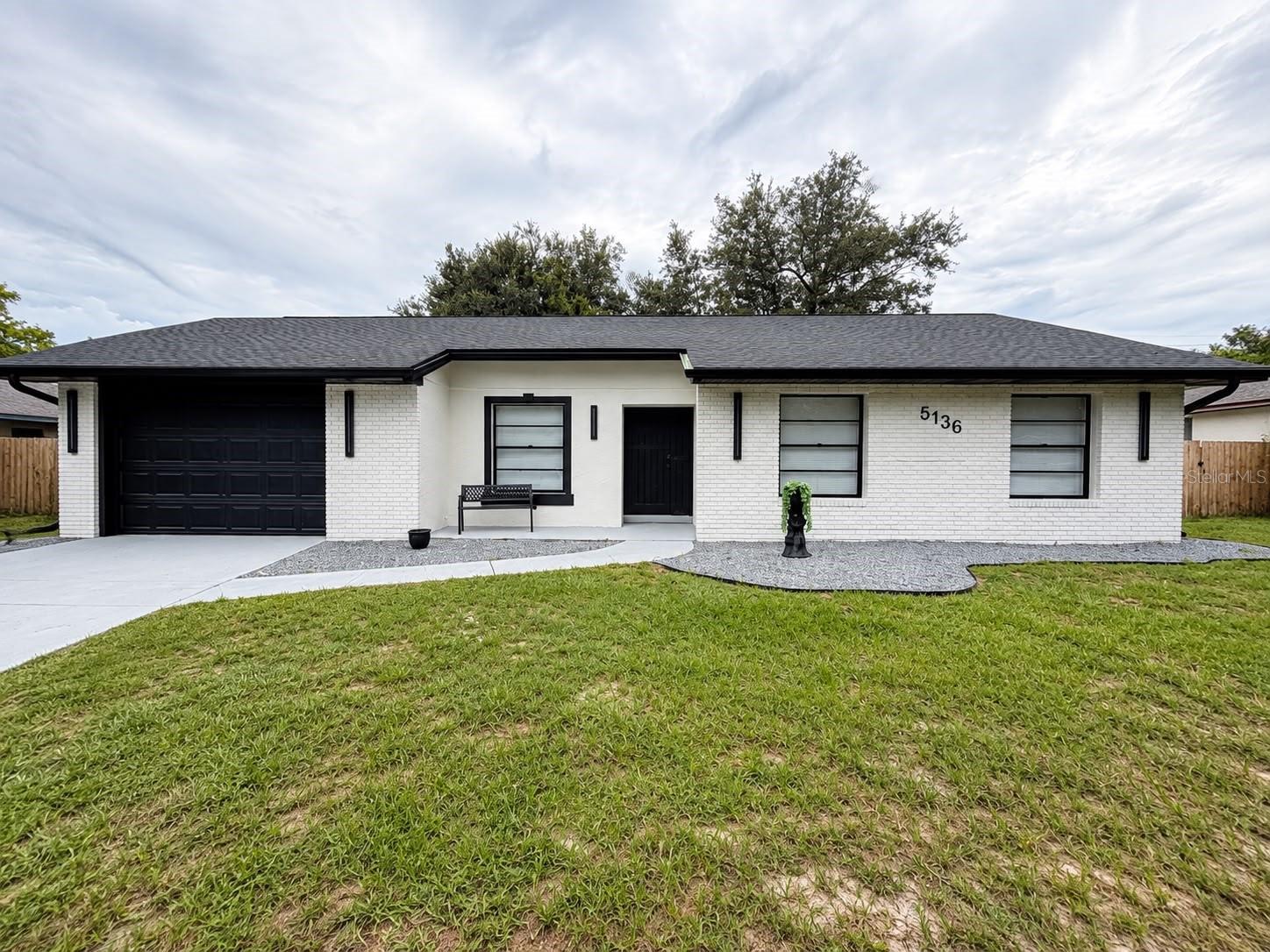 Single Family Residence in ORLANDO, FL - Daniel Dourado