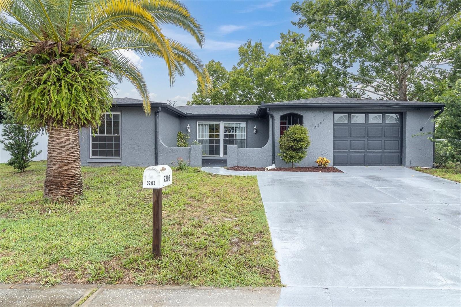 Single Family Residence in PORT RICHEY, FL - Daniel Dourado