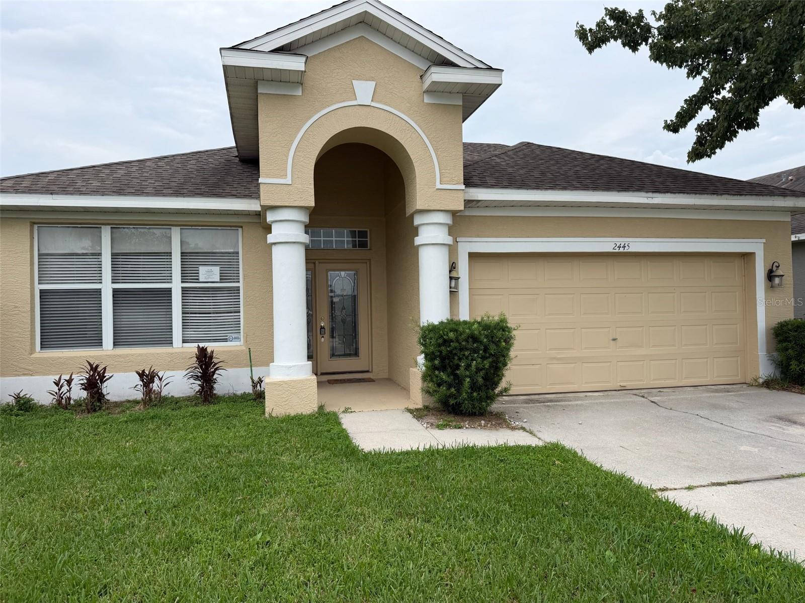Single Family Residence in ORLANDO, FL - Daniel Dourado
