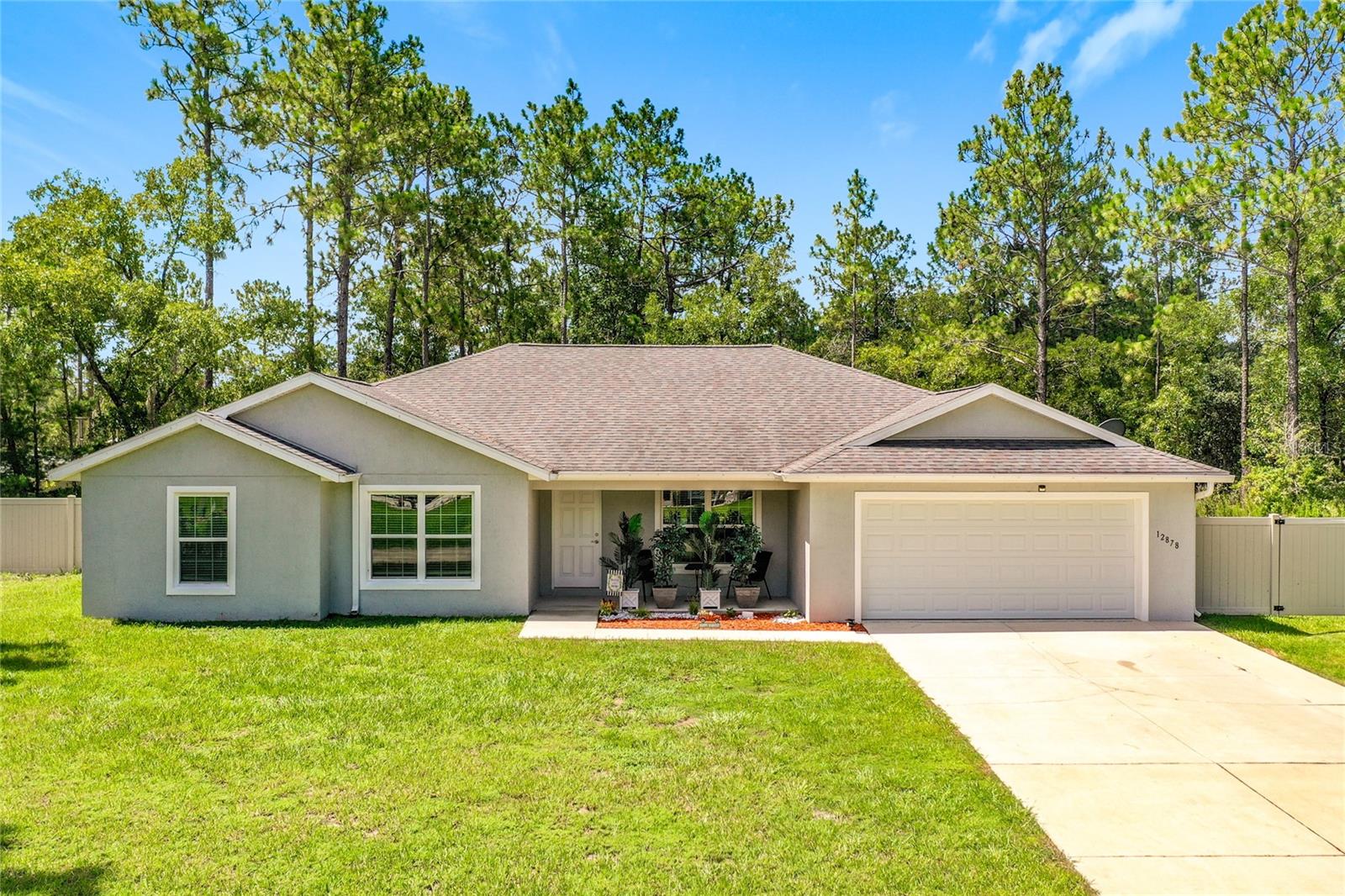 Single Family Residence in DUNNELLON, FL - Daniel Dourado