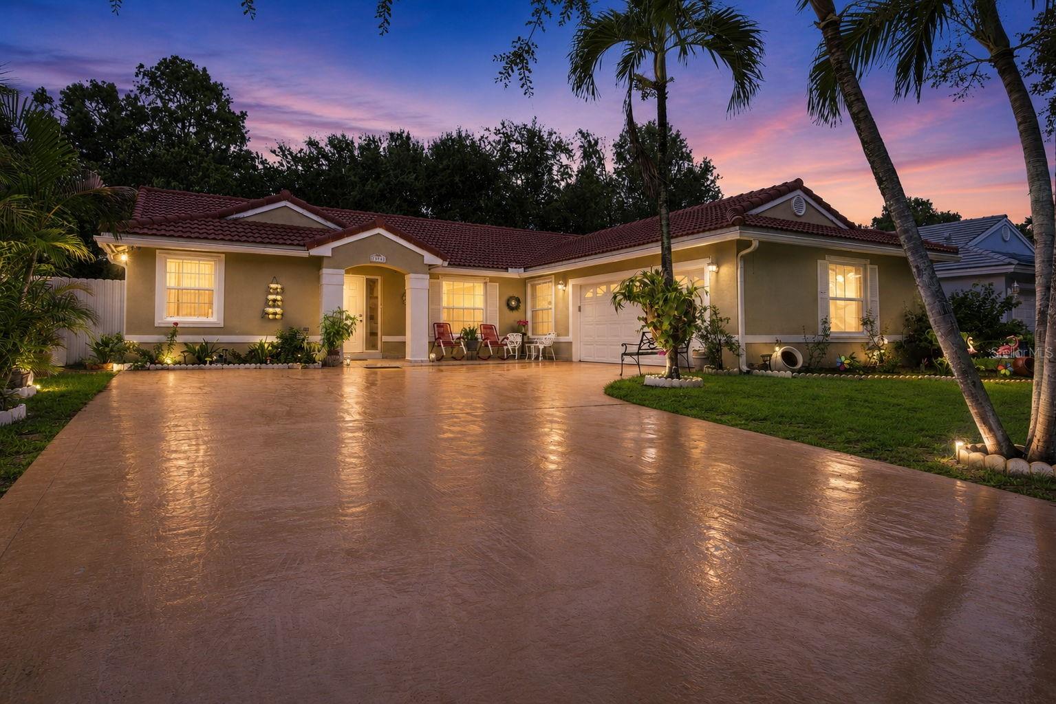 Single Family Residence in MIRAMAR, FL - Daniel Dourado