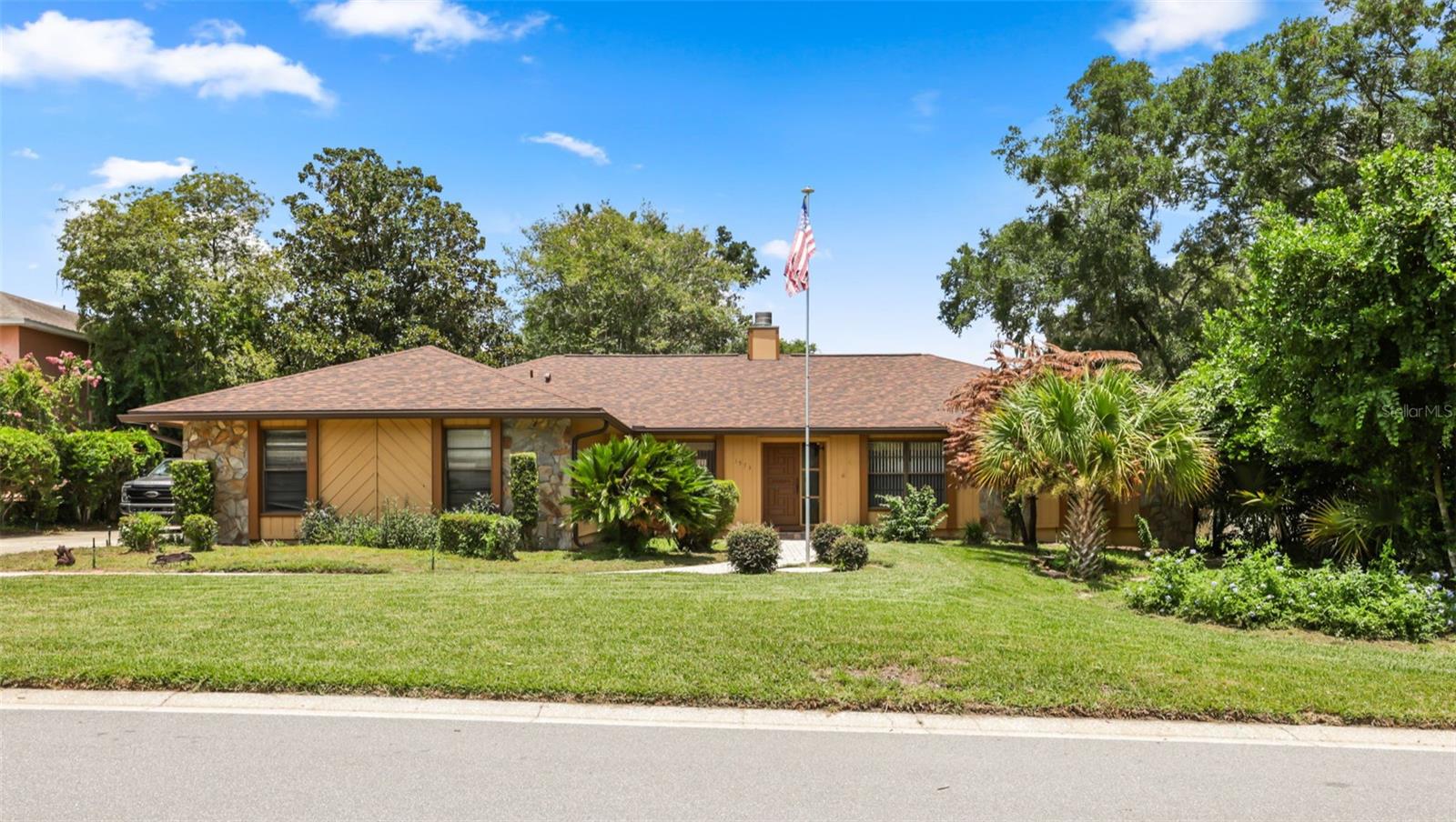 Single Family Residence in APOPKA, FL - Daniel Dourado