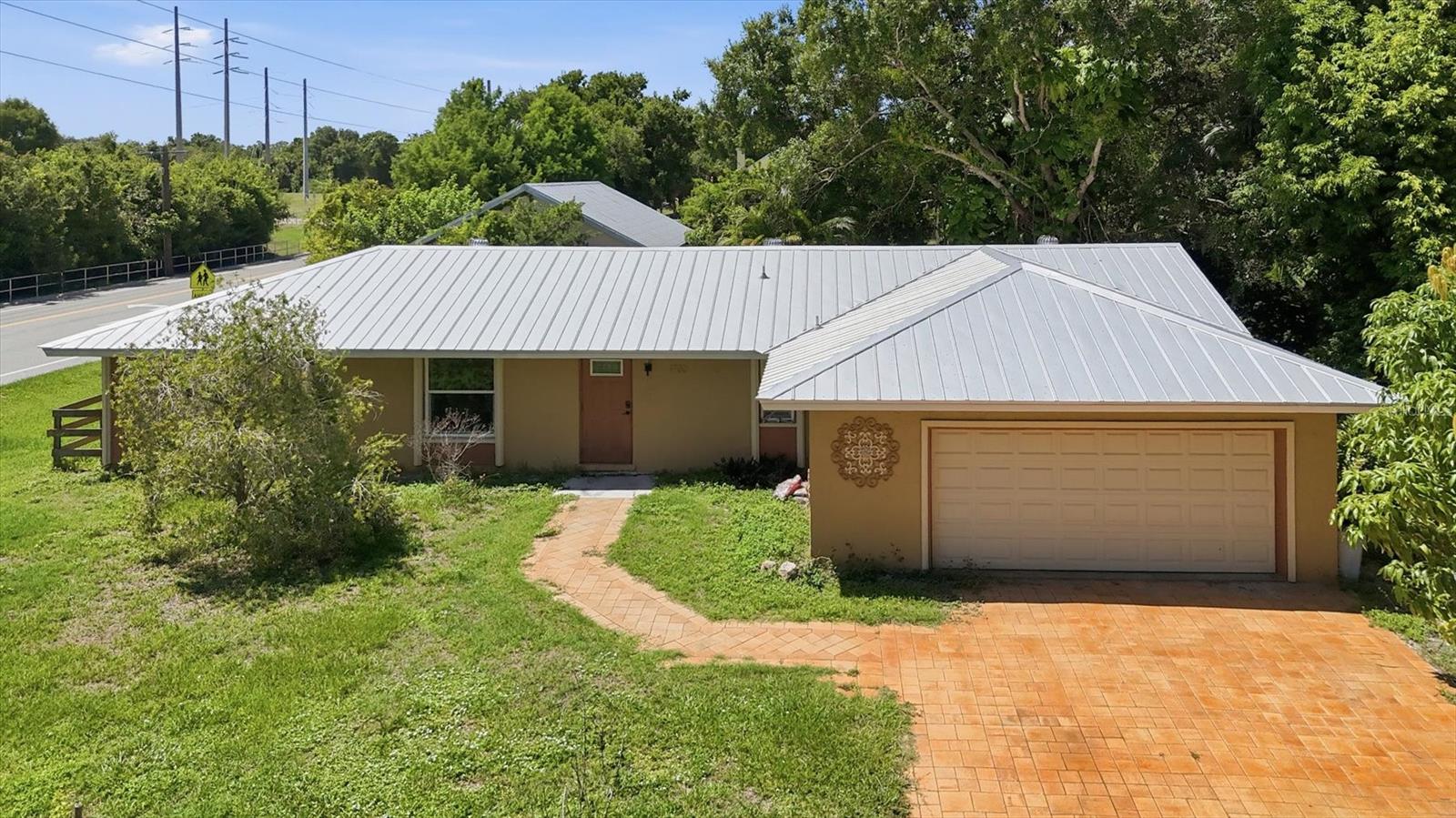 Single Family Residence in NOKOMIS, FL - Daniel Dourado