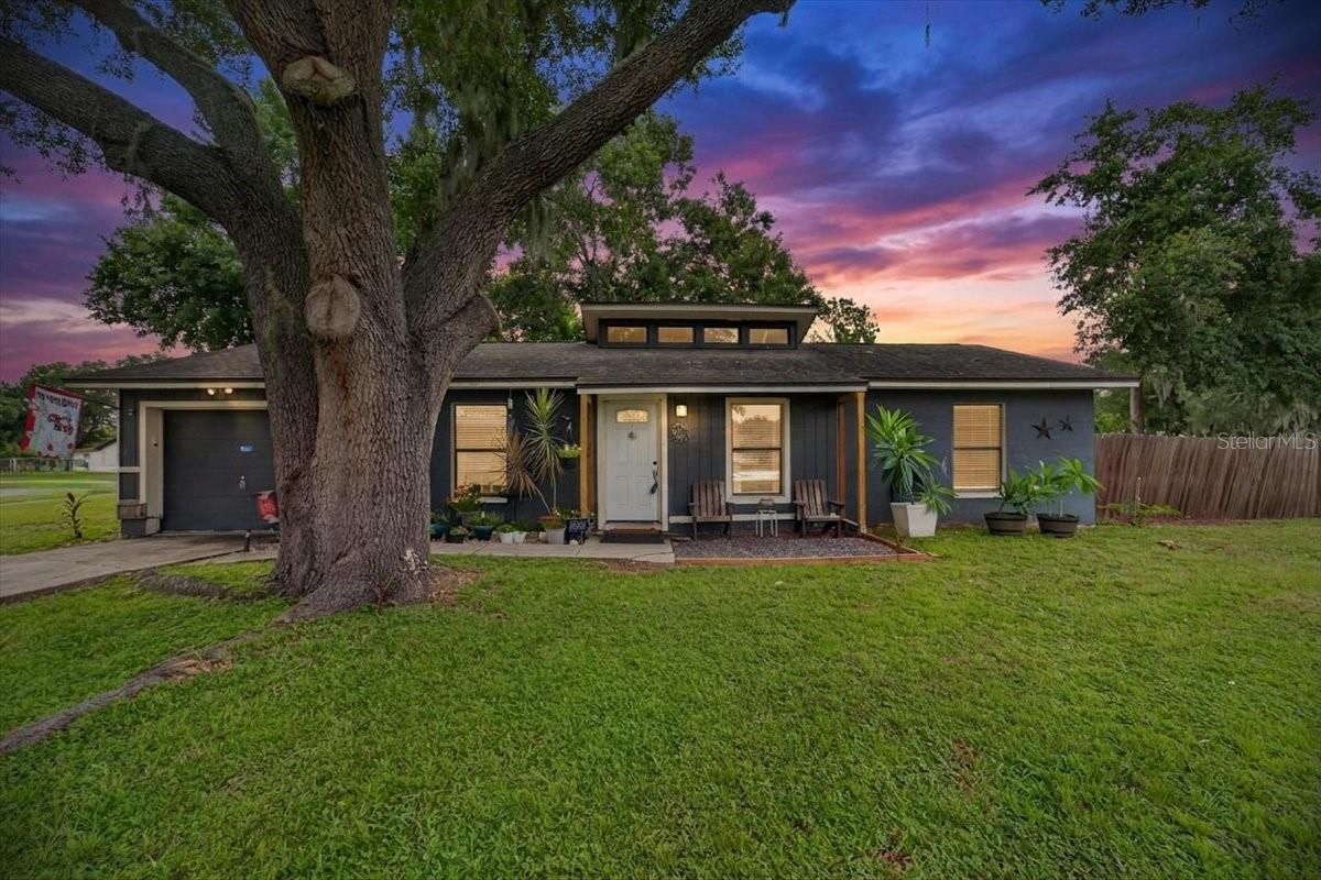 Single Family Residence in MULBERRY, FL - Daniel Dourado