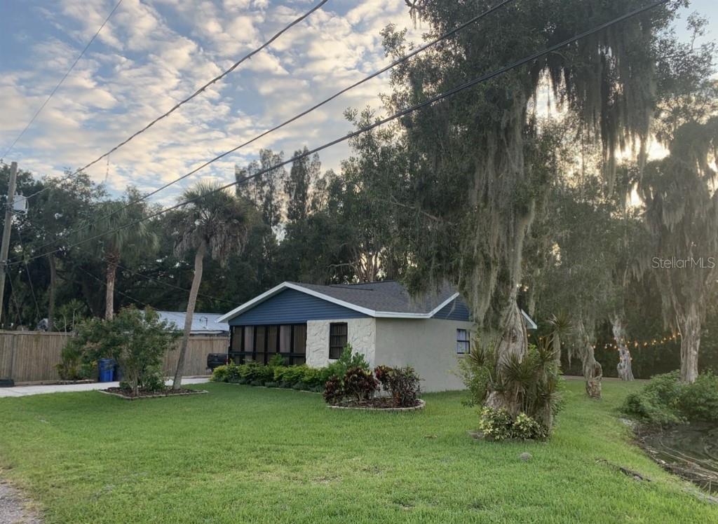 Single Family Residence in GIBSONTON, FL - Daniel Dourado