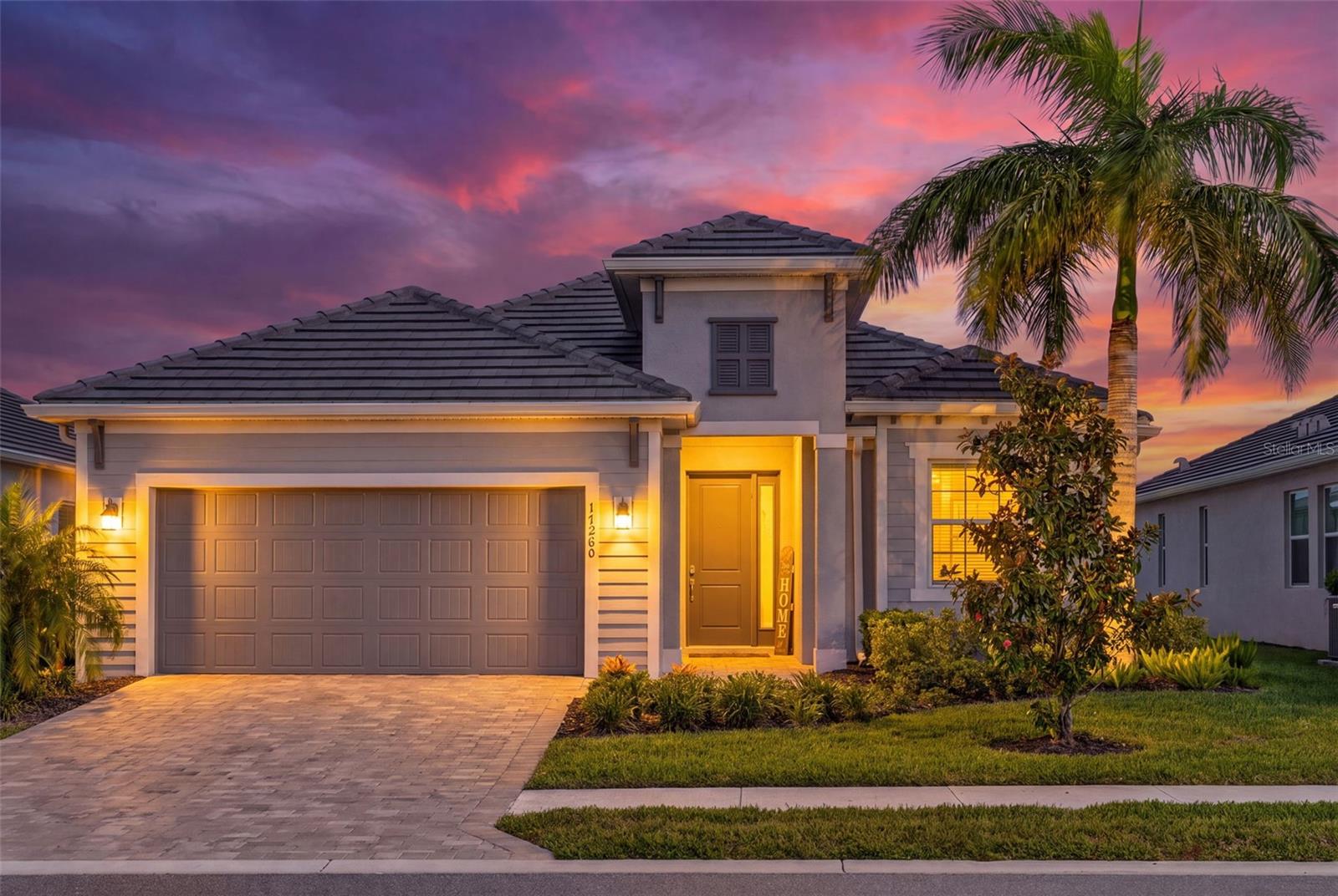Single Family Residence in VENICE, FL - Daniel Dourado