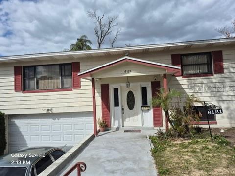 Single Family Residence in ORLANDO, FL - Daniel Dourado