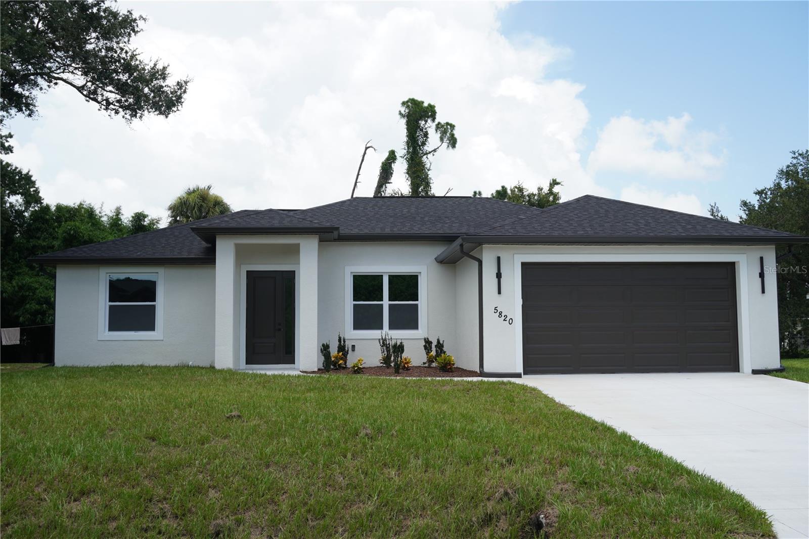 Single Family Residence in NORTH PORT, FL - Daniel Dourado