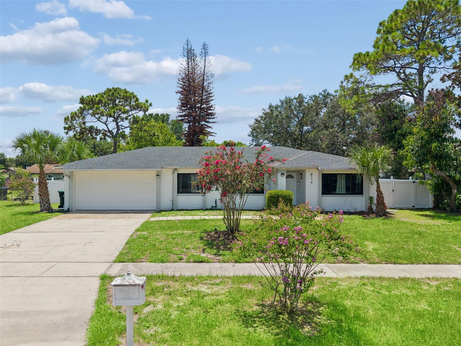Single Family Residence in ORLANDO, FL - Daniel Dourado