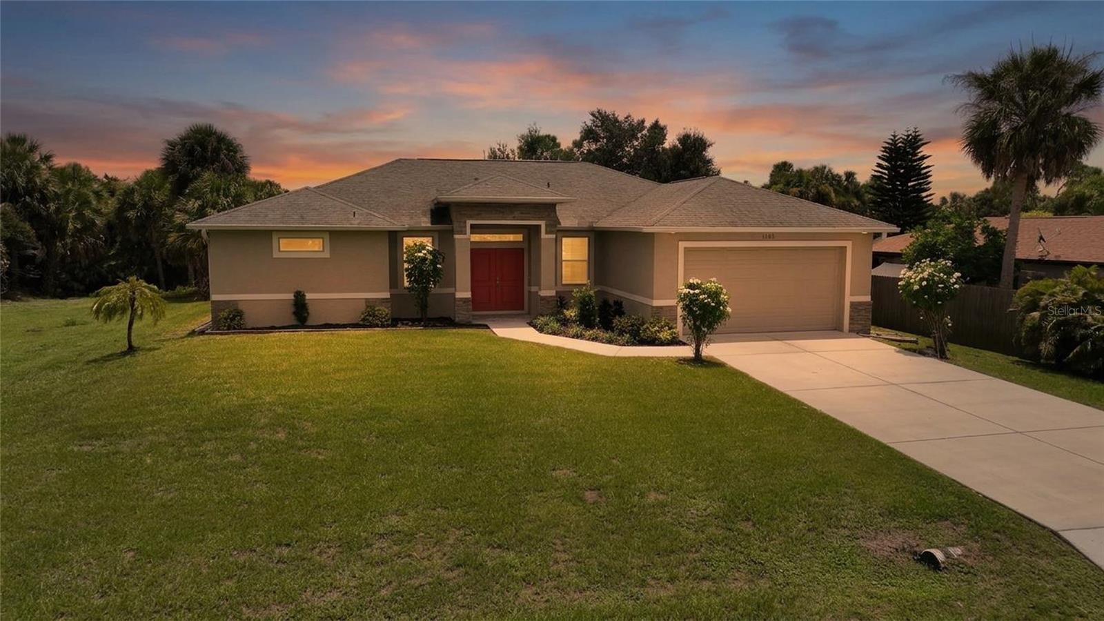 Single Family Residence em PORT CHARLOTTE, FL - Daniel Dourado