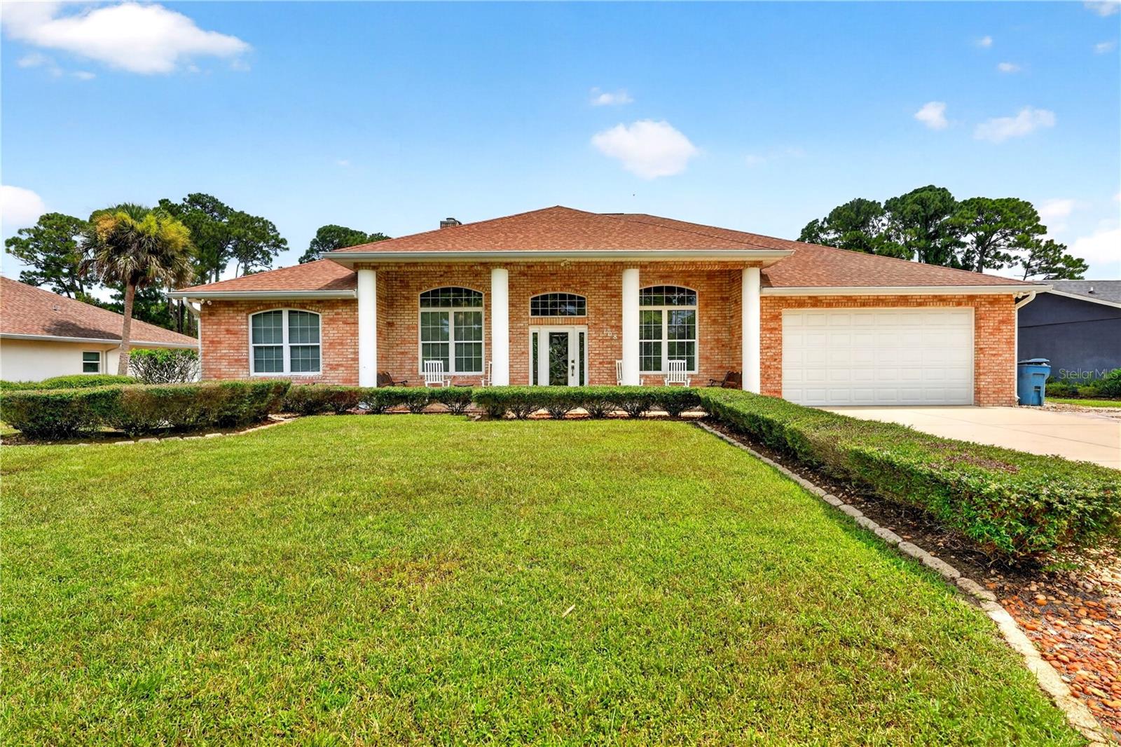 Single Family Residence in EDGEWATER, FL - Daniel Dourado