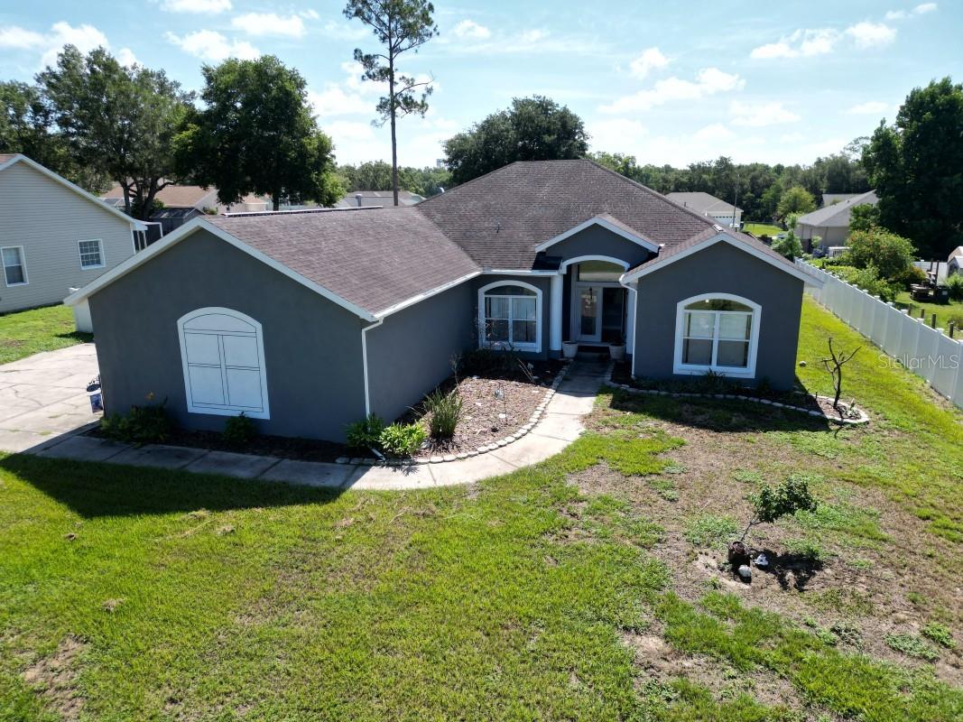 Single Family Residence in SAN ANTONIO, FL - Daniel Dourado