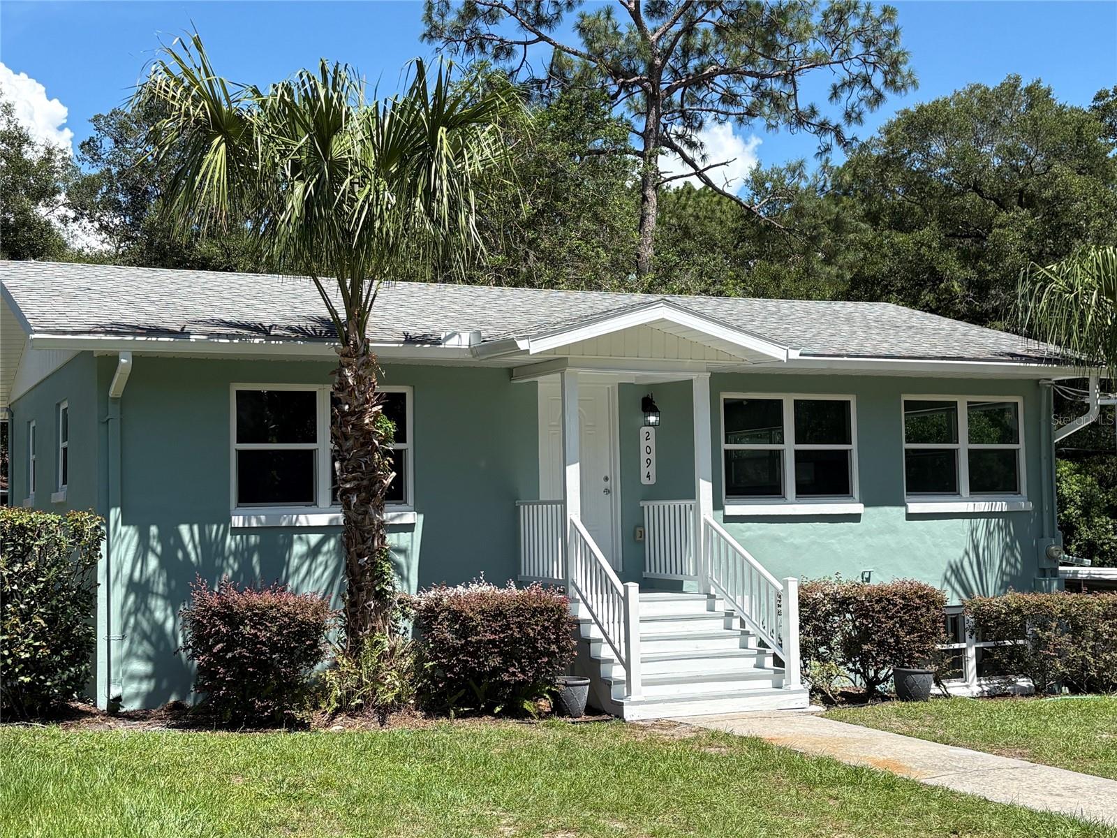 Single Family Residence in DELAND, FL - Daniel Dourado